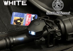 S&W taktikai jelzõfény - fehér