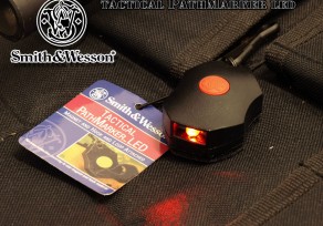 S&W taktikai jelzõfény - piros